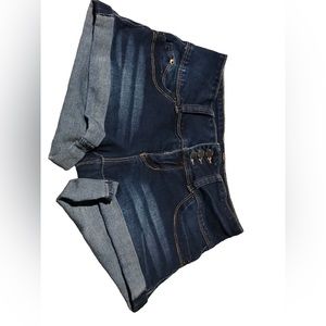 YMI wannabettabutt? Denim shorts size 3 mid rise excellent condition